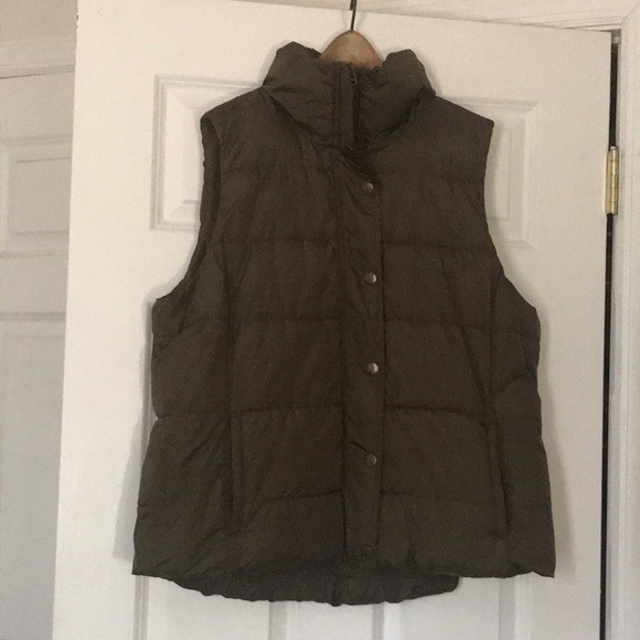 Old Navy - XL Olive green quilted puffer vest - Picture 1 of 3